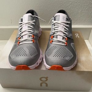 On cloud running shoe size 9.5 women’s